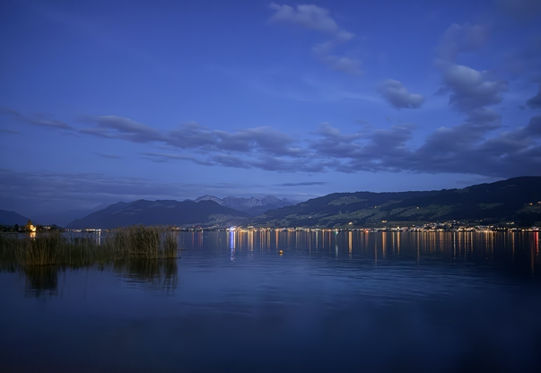 night-on-the-lake.png